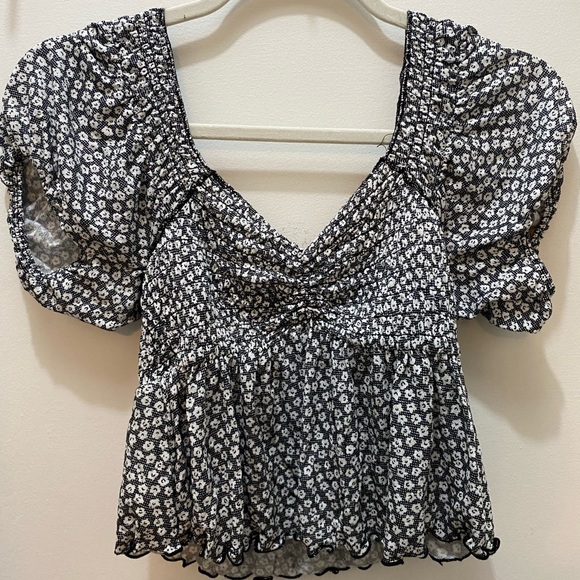 Urban Outfitters Floral Synched Top - Picture 2 of 4